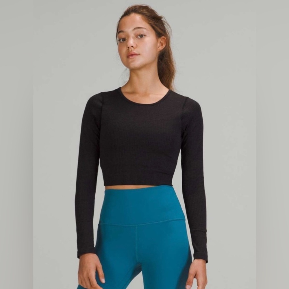 Lululemon | Ebb to Street Long Sleeve Stretch Cropped Pullover Top | Black‎ | 4